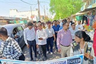 Voter Awareness Rally: मतदान के लिए भितरवार शिक्षकों ने निकाली जागरूकता रैली