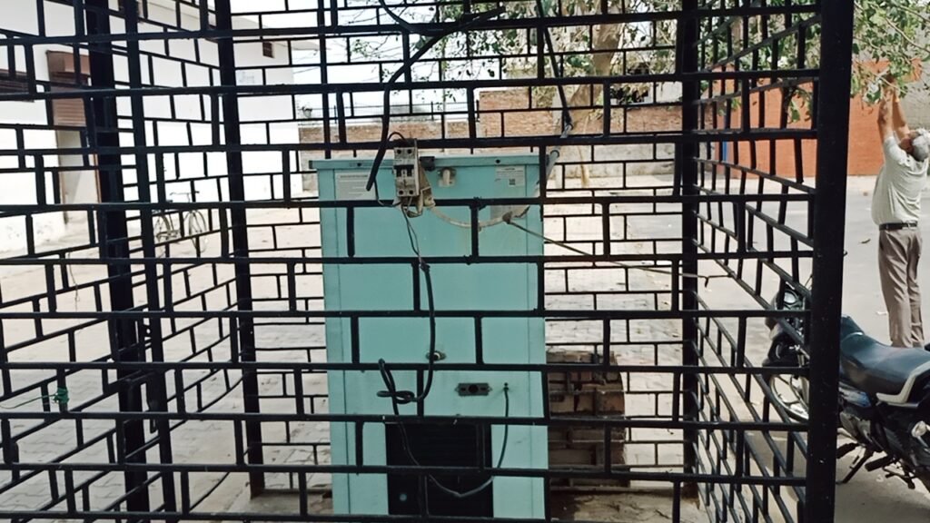 Nigdu Mandi: निगदू अनाज मंडी में वाटर कूलरो के लोहे के जाल पर ही लगाए गए बिजली के स्विच, हो सकता है बड़ा हादसा! 2 Nigdu Mandi: निगदू अनाज मंडी में वाटर कूलरो के लोहे के जाल पर ही लगाए गए बिजली के स्विच, हो सकता है बड़ा हादसा!