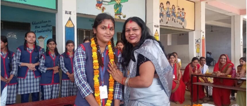 VR Public School and College के यूपी बोर्ड परीक्षा में सफल विद्यार्थियों का हुआ सम्मान 1 VR Public School and College के यूपी बोर्ड परीक्षा में सफल विद्यार्थियों का हुआ सम्मान