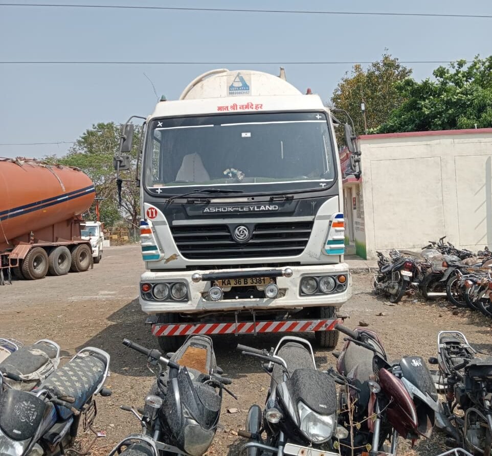 Road Accident: तेज रफ्तार से आ रहे बलकर वाहन ने भमोरी में बच्चे को मारी टक्कर 2 Road Accident: तेज रफ्तार से आ रहे बलकर वाहन ने भमोरी में बच्चे को मारी टक्कर