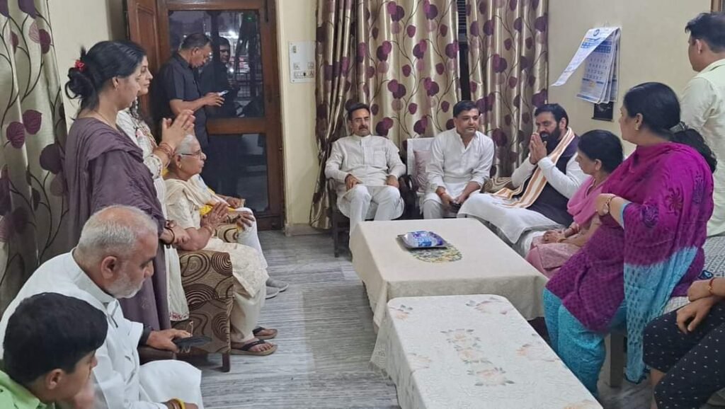 CM Nayab Singh Saini ने एआईपीआरओ बलराम शर्मा के पिता के निधन पर व्यक्त किया शोक