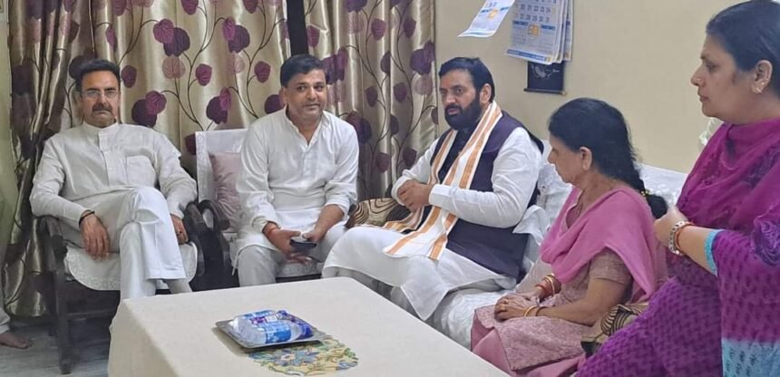 CM Nayab Singh Saini ने एआईपीआरओ बलराम शर्मा के पिता के निधन पर व्यक्त किया शोक