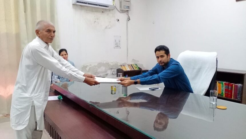 Kurukshetra Lok Sabha: कुरुक्षेत्र लोकसभा क्षेत्र से नामांकन के दूसरे दिन 3 उम्मीदवारों ने दाखिल किए नामांकन 1 Kurukshetra Lok Sabha: कुरुक्षेत्र लोकसभा क्षेत्र से नामांकन के दूसरे दिन 3 उम्मीदवारों ने दाखिल किए नामांकन