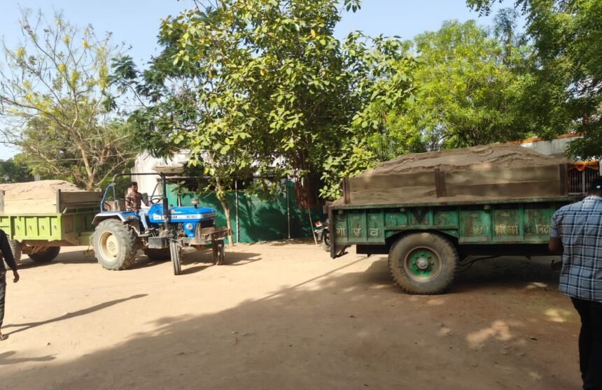 Bhitarwar News: भितरवार में अवैध माइनिंग पर माइनिंग विभाग की बड़ी कार्यवाही 1 Bhitarwar News: भितरवार में अवैध माइनिंग पर माइनिंग विभाग की बड़ी कार्यवाही