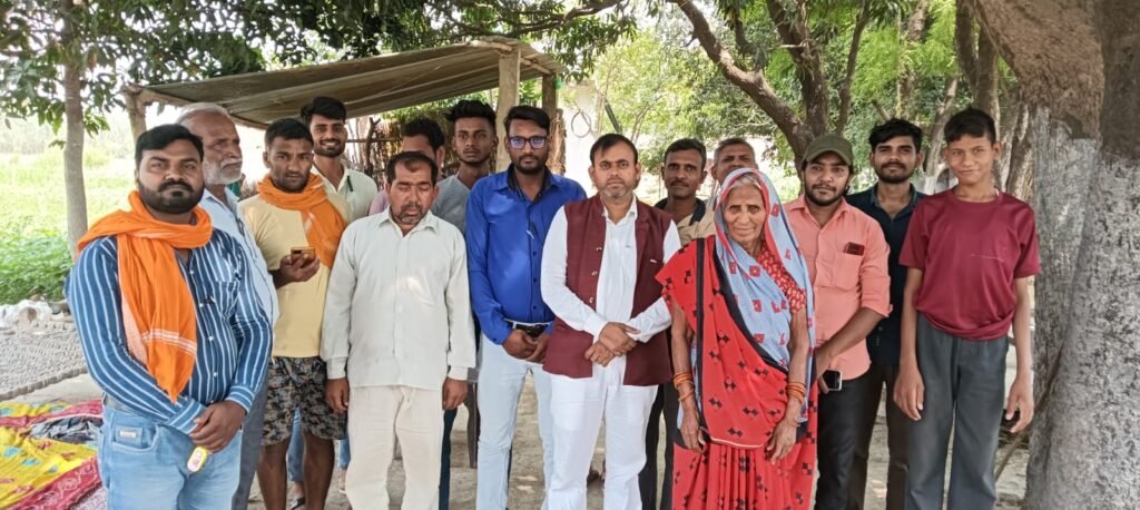 India alliance कांग्रेस के प्रत्याशी के समर्थन में किया जा रहा जनसंपर्क 1 India alliance