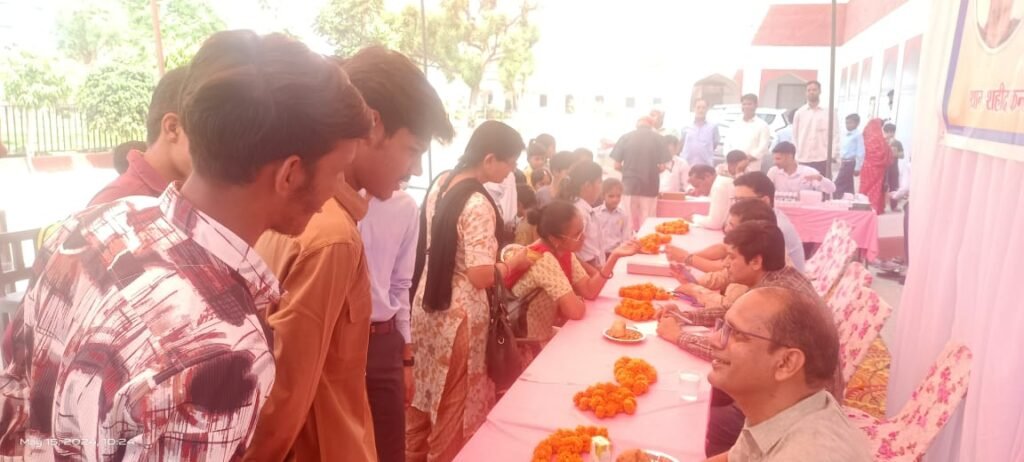 Free Medical Camp में स्कूली बच्चों व मरीजों की हुई जांच 1 Free Medical Camp