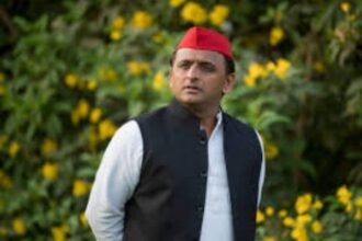 Akhilesh Yadav ने एलएनजेपी अस्पताल में आप मंत्री आतिशी से मुलाकात की 14 Akhilesh Yadav
