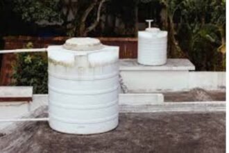 water tank गिरने से 57 वर्षीय व्यक्ति की मौत 16 water tank
