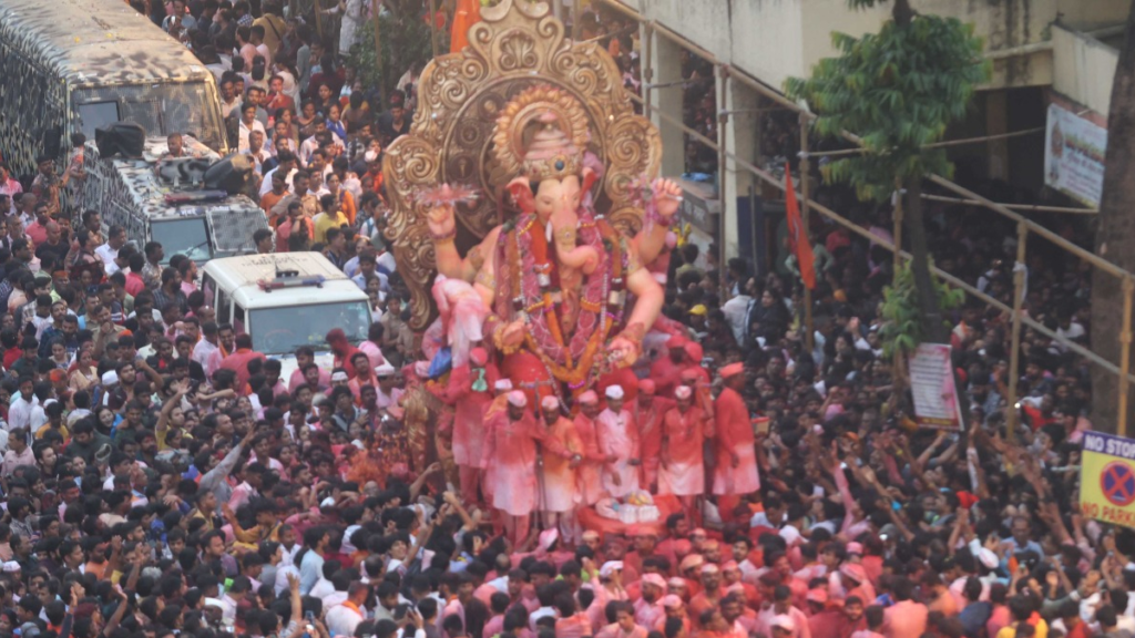 lalbaugcha raja ganesh visarjan