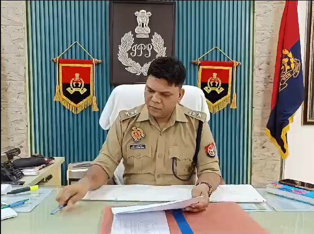 अमरोहा पुलिस ने 35 लाख रुपये मूल्य के 161 स्मार्टफोन बरामद किए