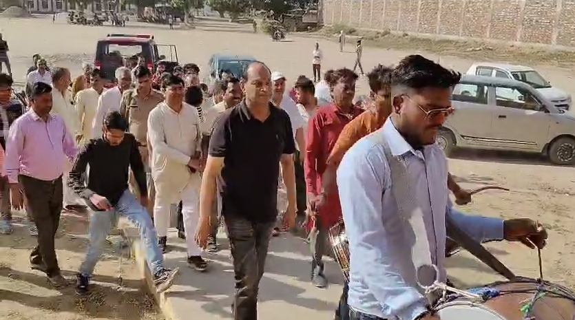 Amroha News - वरिष्ठ पत्रकार मोमिनीन कुरैशी की धर्मपत्नी मायरा बेगम के निधन की खबर ने पत्रकारों को गहरा आघात पहुंचाया।