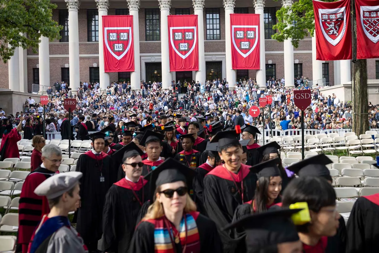 Harvard University: ट्रंप के फ़ैसले से "हावर्ड यूनिवर्सिटी" को झटका, क्या होगा Indian Students पर इसका प्रभाव?
