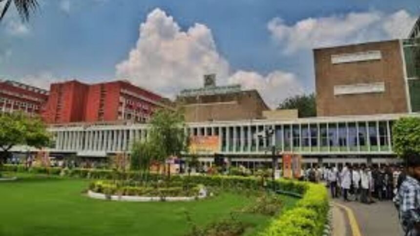 महिला ने 5 महीने का भ्रूण AIIMS दिल्ली को दान कर बनाई नई मिसाल 1 Aiims
