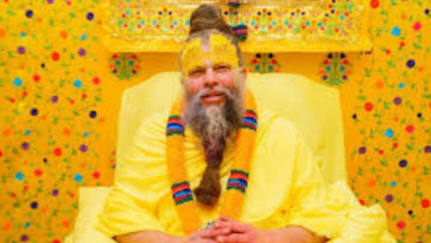 मथुरा-वृंदावन में यमुना की बाढ़ का कहर, प्रेमानंद महाराज पहुंचे स्टीमर से निरीक्षण करने 1 premanand ji