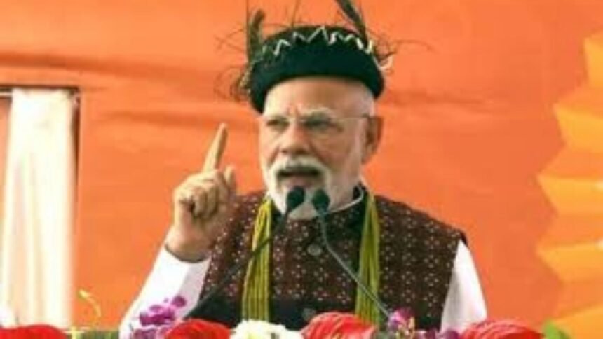 अरुणाचल प्रदेश के इटानगर में पीएम मोदी 5100 करोड़ की परियोजनाओं का शुभारंभ करते हुए