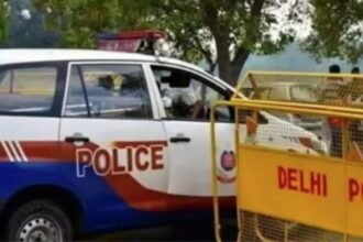 दिल्ली पुलिस का बड़ा अभियान: 820 कर्मियों की तैनाती, 58 जगहों पर छापेमारी, 6 गिरफ्तारियां 14 छापेमारी
