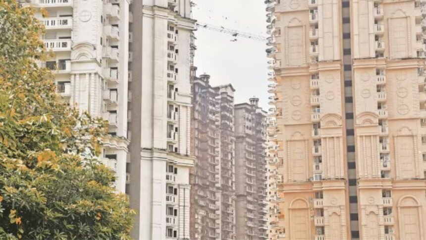 दिल्ली-एनसीआर में घर खरीदार फंसे बिल्डर-बैंक गठजोड़ के जाल में, सुप्रीम कोर्ट की सख्ती से CBI जांच शुरू 1 दिल्ली-एनसीआर