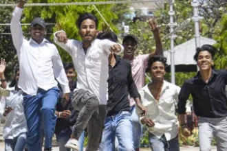 दिल्ली विश्वविद्यालय छात्र संघ चुनाव 2025: जानिए कौन आगे, कौन पीछे 18 दिल्ली विश्वविद्यालय