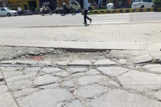 बस स्टैंड