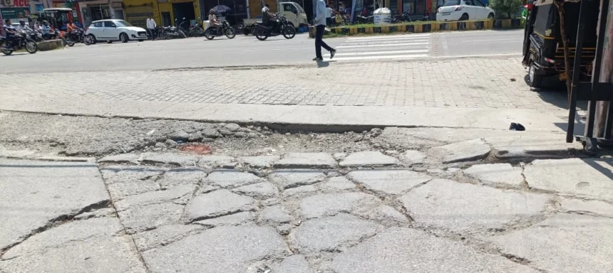 बस स्टैंड