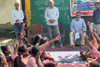 बेटियों-को-आत्मरक्षा-प्रशिक्षण