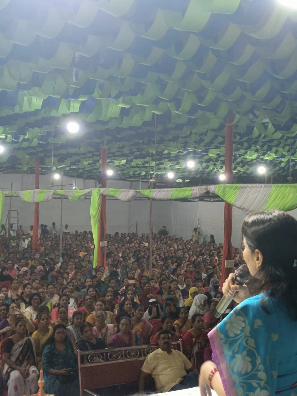 विरार पूर्व में बहुजन विकास आघाड़ी का ऐतिहासिक महिला सम्मेलन, जनसेवा और सशक्तिकरण का लिया संकल्प 1 महिला सम्मेलन