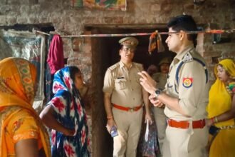 रायबरेली में महिला को बंधक बनाकर लूट, पुलिस अधीक्षक ने अपराधियों की धरपकड़ तेज की 16 रायबरेली में महिला को बंधक बनाकर घर में लूटपाट की घटना की जांच करती पुलिस