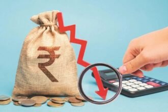 रुपये में गिरावट का दौर क्यों जारी? 4 रुपये में गिरावट जारी