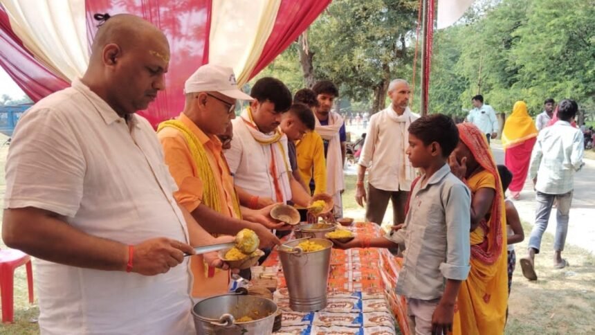 विंध्यधाम अष्टभुजी पर खीर-तहरी का प्रसाद