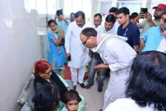 अस्पताल में मरीजों और तीमारदारों से अच्छा व्यवहार करने का उपमुख्यमंत्री ने दिया निर्देश 8 अस्पताल में मरीज