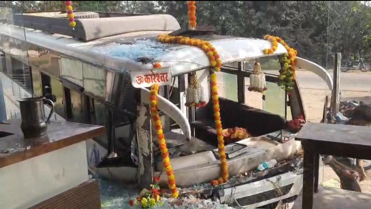 आरटीओ की लापरवाही: फिटनेस बिना परमिट दौड़ रहीं दर्जनों बसें, यातायात विभाग क्यों मौन? 1 ओंकारेश्वर