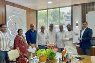 ठाणे में कामगारों और नागरिकों की समस्याओं का होगा समाधान, महापालिका आयुक्त ने दिया आश्वासन 12 नागरिकों की समस्या