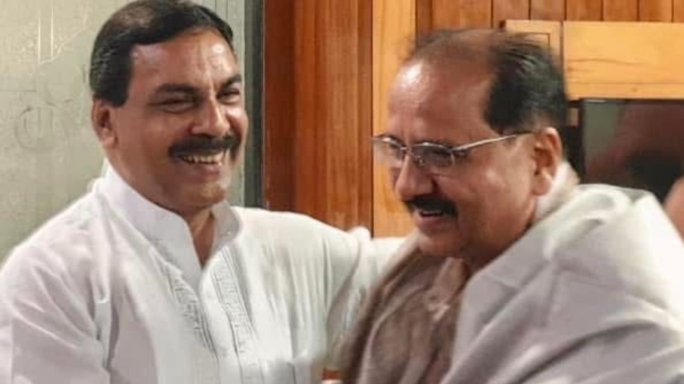 मुंबई कांग्रेस के महासचिव बने डॉ. त्रिलोकी मिश्रा, पार्टी को नई दिशा देने की कड़ी जिम्मेदारी 1 मुंबई कांग्रेस के महासचिव