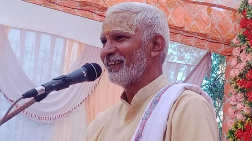 श्रीमद्भागवत कथा में आचार्य पंडित बद्री विशाल ओझा जी ने मुक्ति के मार्ग को बताया 2 श्रीमद्भागवत