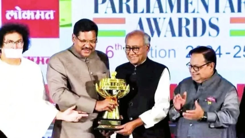 लाइफ टाइम अचीवमेंट अवॉर्ड से सम्मानित पूर्व मुख्यमंत्री दिग्विजय सिंह, क्षेत्रीय एवं ग्रामीण अंचल में हर्ष की लहर 1 digvijay singh life time achievement