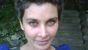 मनीषा कोइराला से युवराज सिंह तक… ये 5 योद्धा जिन्होंने कैंसर को हराकर लाखों लोगों को दी उम्मीद 4 lisa ray 1680572297460 1680572297677 1680572297677