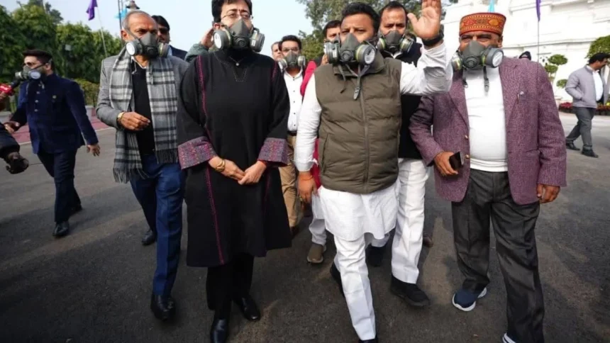 aap protest against delhi aqi